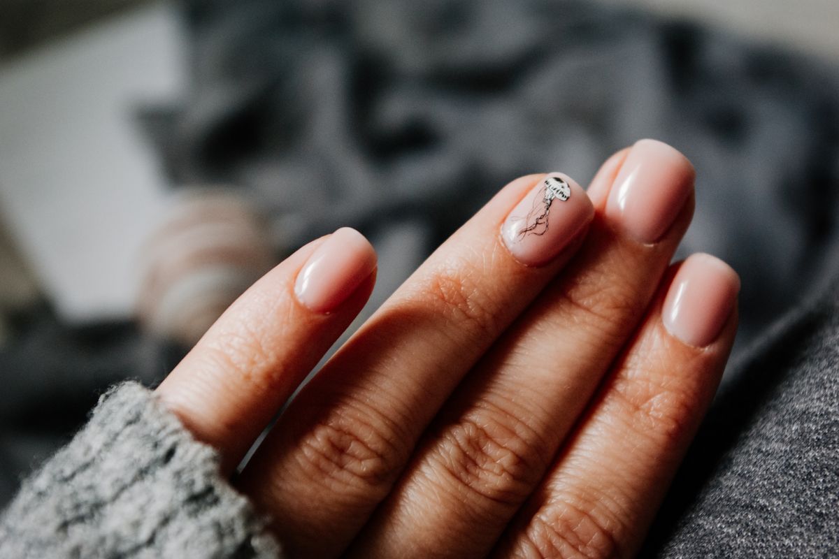 Ongles en gel à la maison : tutoriel débutant